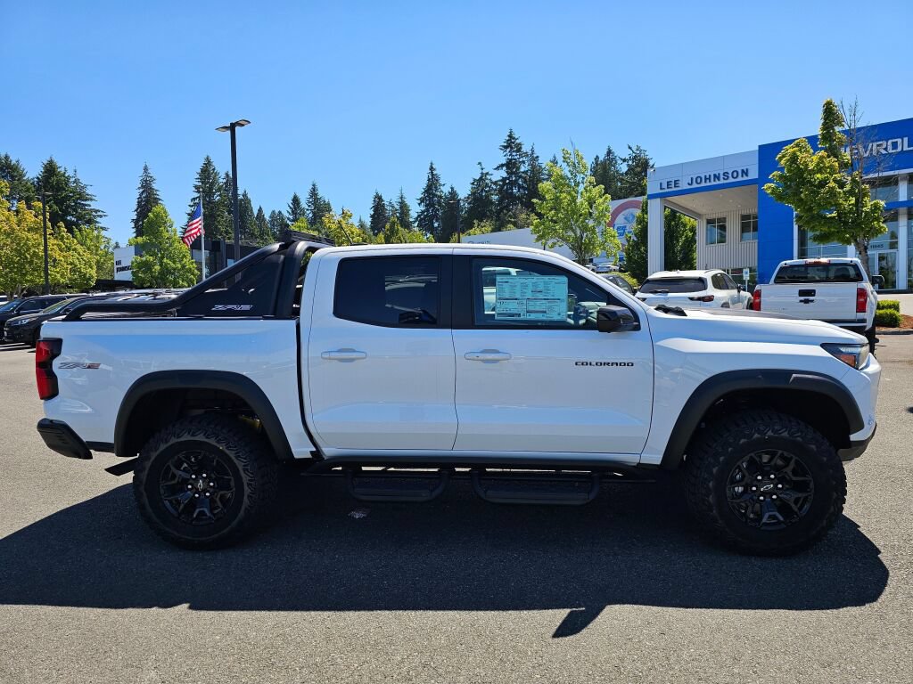New 2026 Chevrolet Colorado ZR2 w/ Midnight Edition AWD/4WD image 4