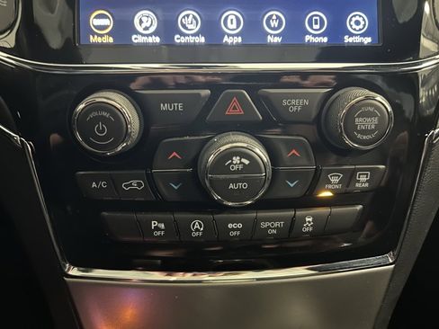 Used 2021 Jeep Grand Cherokee Limited w/ Trailer Tow Group IV image 16