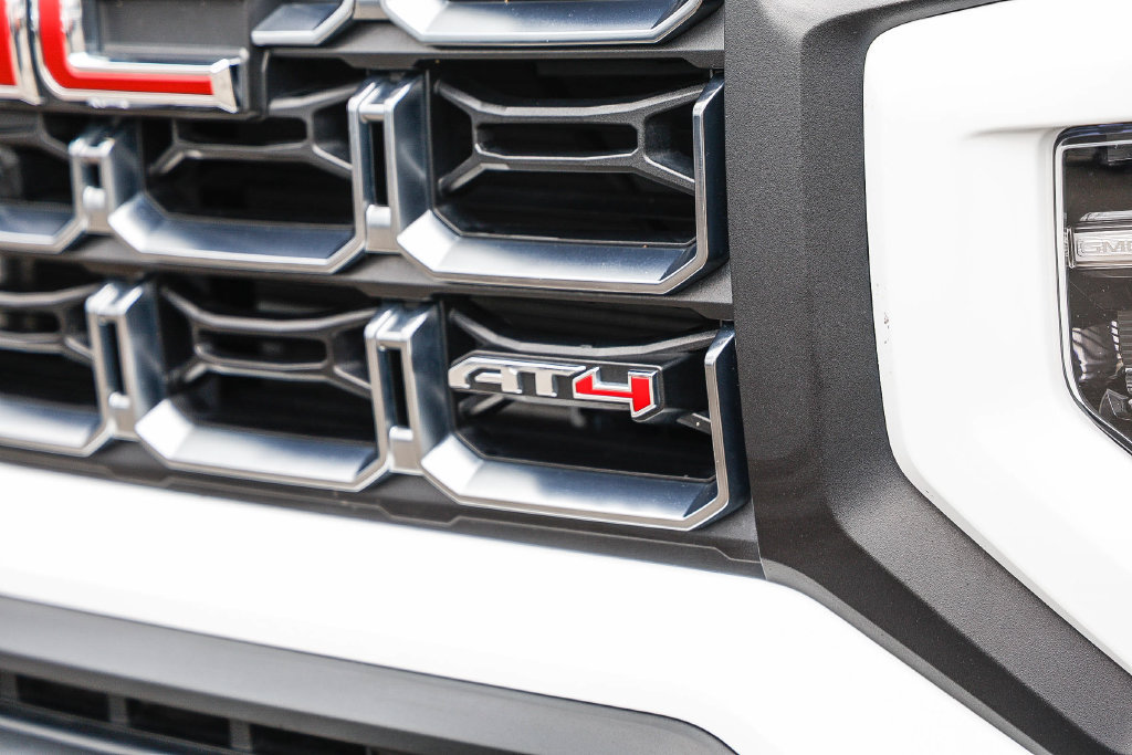 Used 2024 GMC Canyon AT4 w/ AT4 Premium Package AWD/4WD image 11