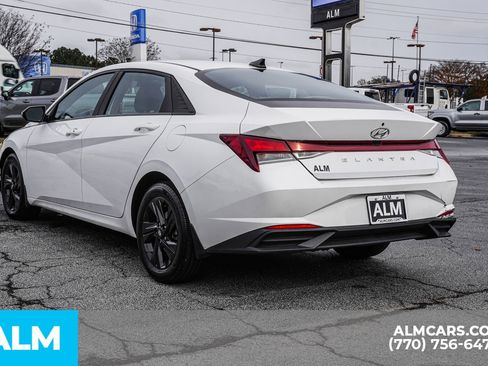 Used 2023 Hyundai Elantra SEL image 8