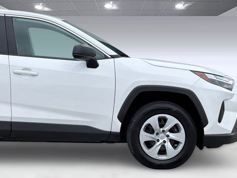 Used 2024 Toyota RAV4 LE image 33