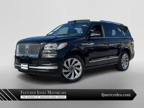 Used 2024 Lincoln Navigator Reserve image 1