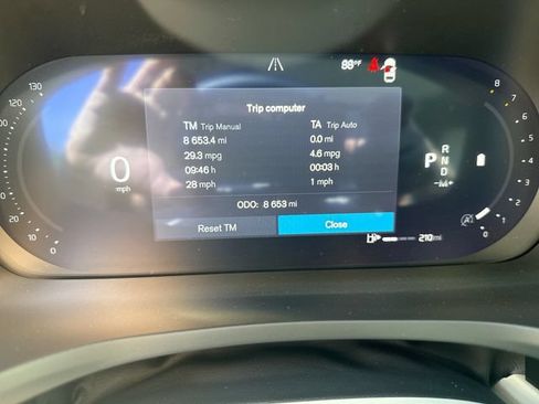 Certified 2026 Volvo V60 B5 Cross Country Plus w/ Protection Package Premier AWD/4WD image 13