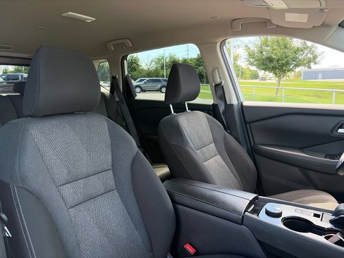 Used 2024 Nissan Rogue SV AWD/4WD image 29