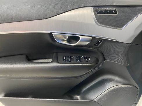 Used 2021 Volvo XC90 T5 Momentum w/ Climate Package image 21