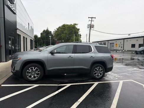 Used 2023 GMC Acadia SLT AWD/4WD image 11