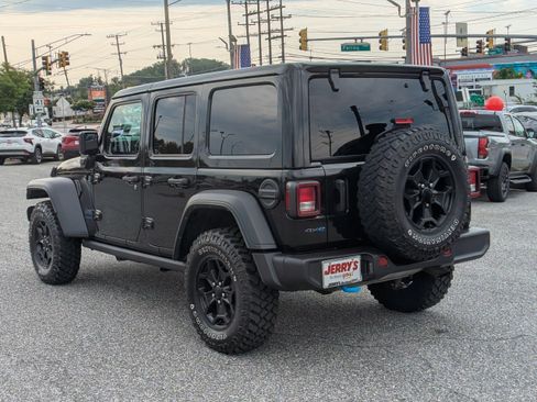 Used 2023 Jeep Wrangler Unlimited w/ Cold Weather Group AWD/4WD image 6