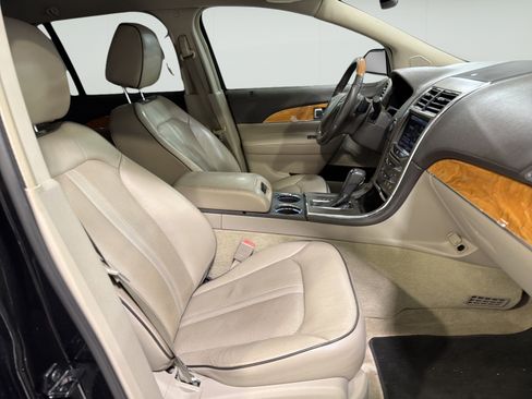 Used 2015 Lincoln MKX FWD w/ Equipment Group 101A image 14