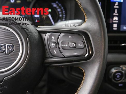 Used 2024 Jeep Wrangler Unlimited AWD/4WD image 16