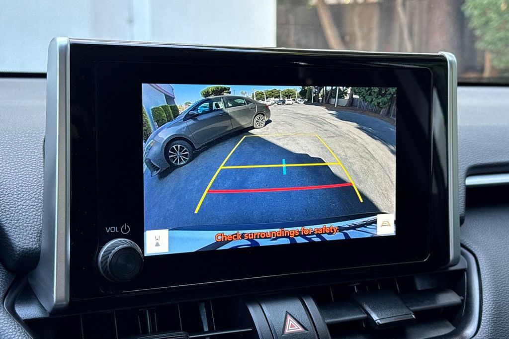 Certified 2023 Toyota RAV4 LE FWD image 18