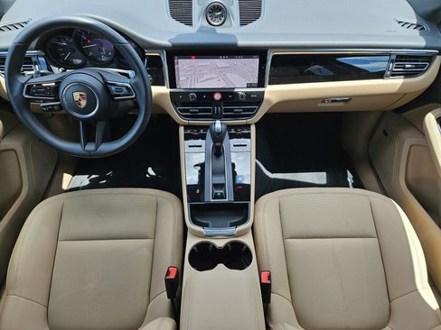 Certified 2026 Porsche Macan AWD/4WD image 25