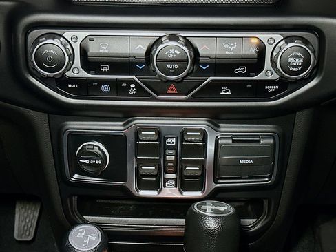 Used 2023 Jeep Wrangler Unlimited w/ 8.4" Radio Group AWD/4WD image 13