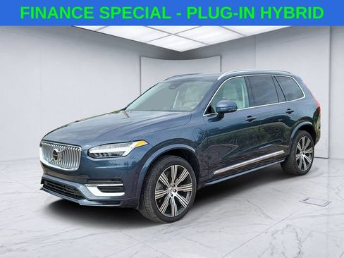 Used 2024 Volvo XC90 T8 Plus w/ Protection Package Premier AWD/4WD image 2