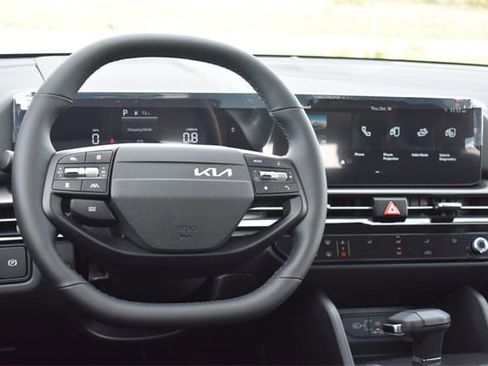 New 2026 Kia Sportage LX image 17