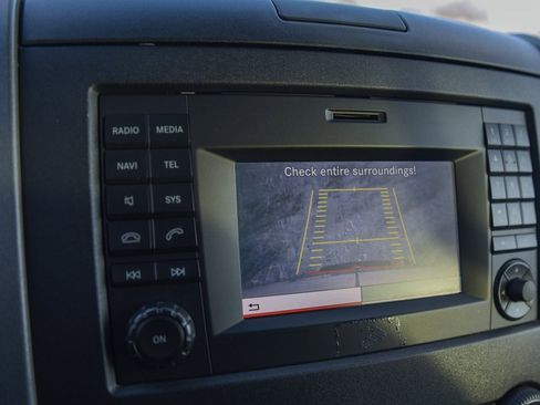 Used 2016 Mercedes-Benz Sprinter 2500 image 18