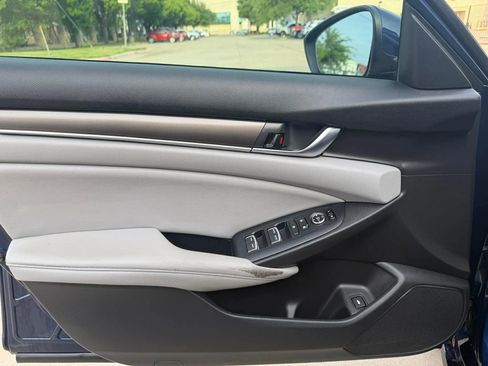 Used 2018 Honda Accord LX image 10