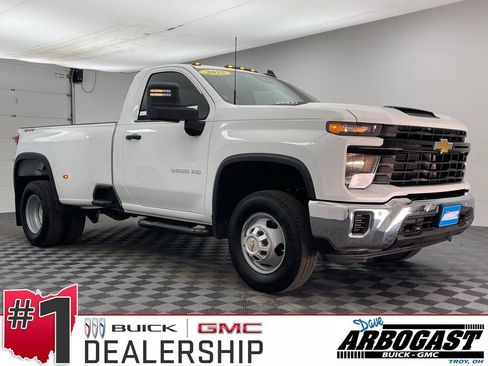 Used 2025 Chevrolet Silverado 3500 W/T w/ WT/CX Safety Package AWD/4WD image 1