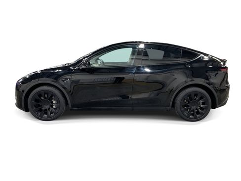 Certified 2023 Tesla Model Y Long Range AWD/4WD image 3