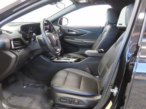 Used 2025 Buick Envista Sport Touring w/ Convenience I Package FWD image 15