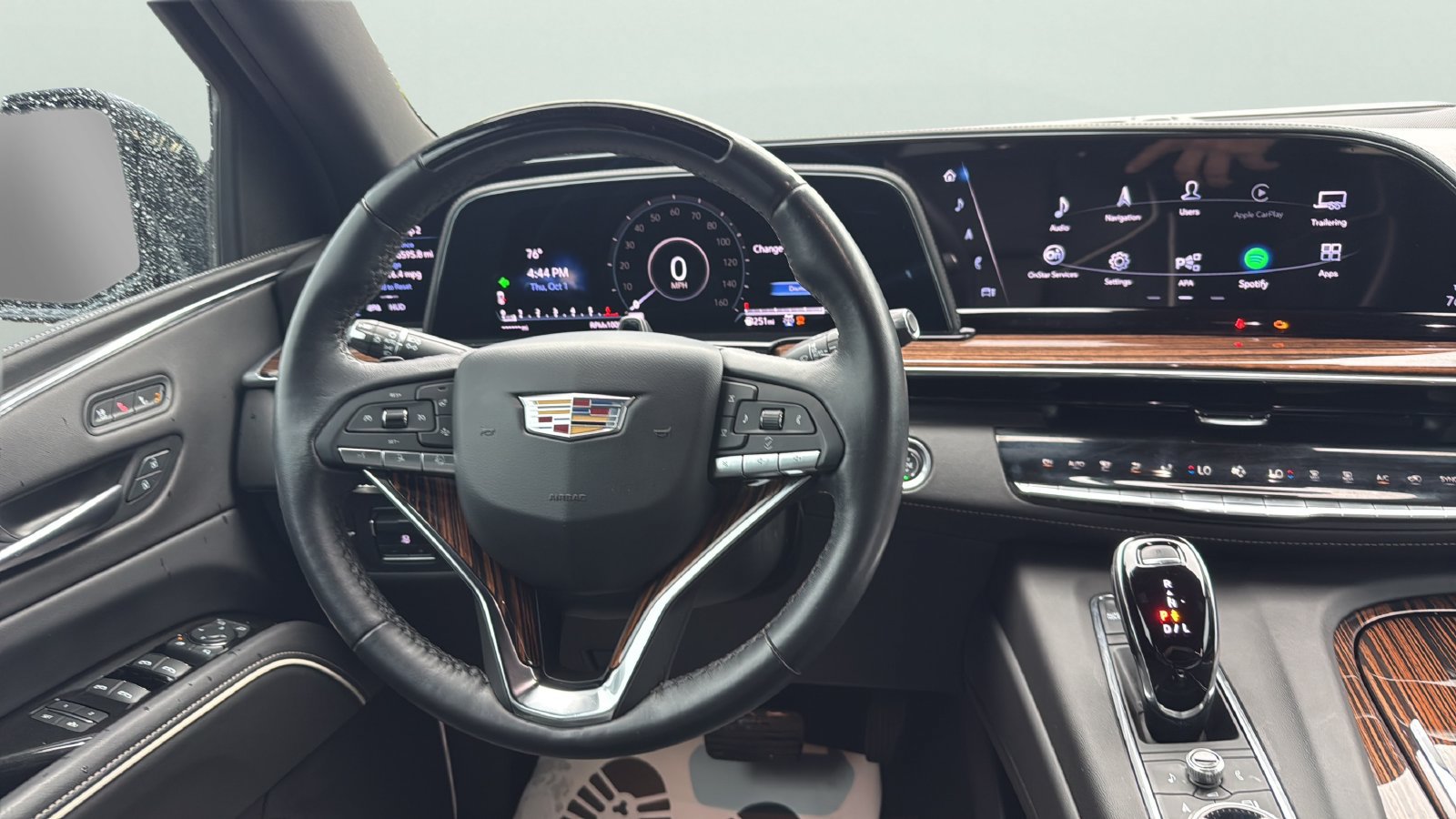 Used 2024 Cadillac Escalade ESV Premium Luxury w/ Performance Package AWD/4WD image 19