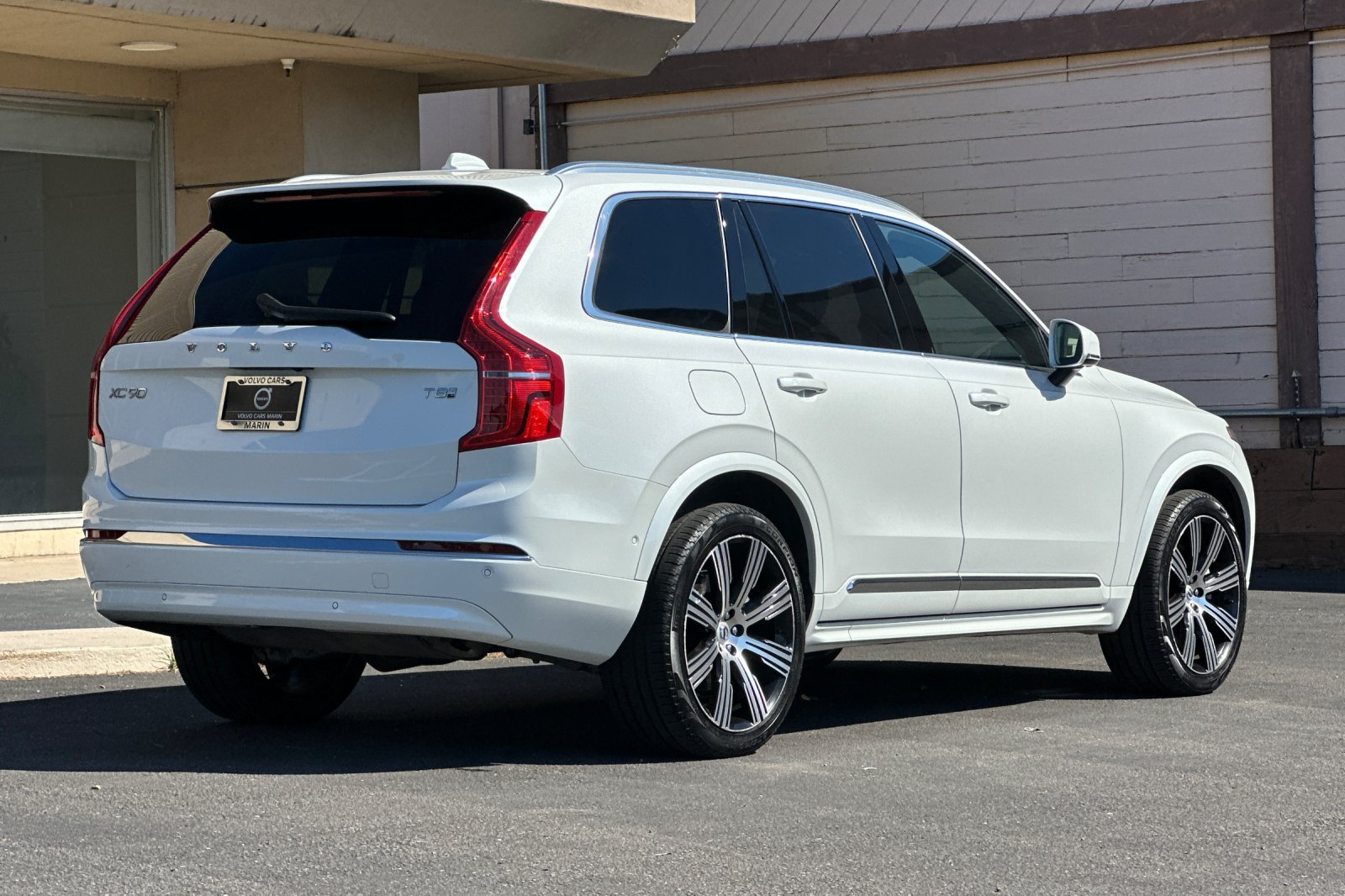 Certified 2025 Volvo XC90 T8 Ultra w/ Protection Package AWD/4WD image 2