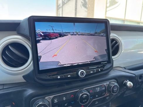 Used 2021 Jeep Gladiator Rubicon w/ LED Lighting Group AWD/4WD image 19