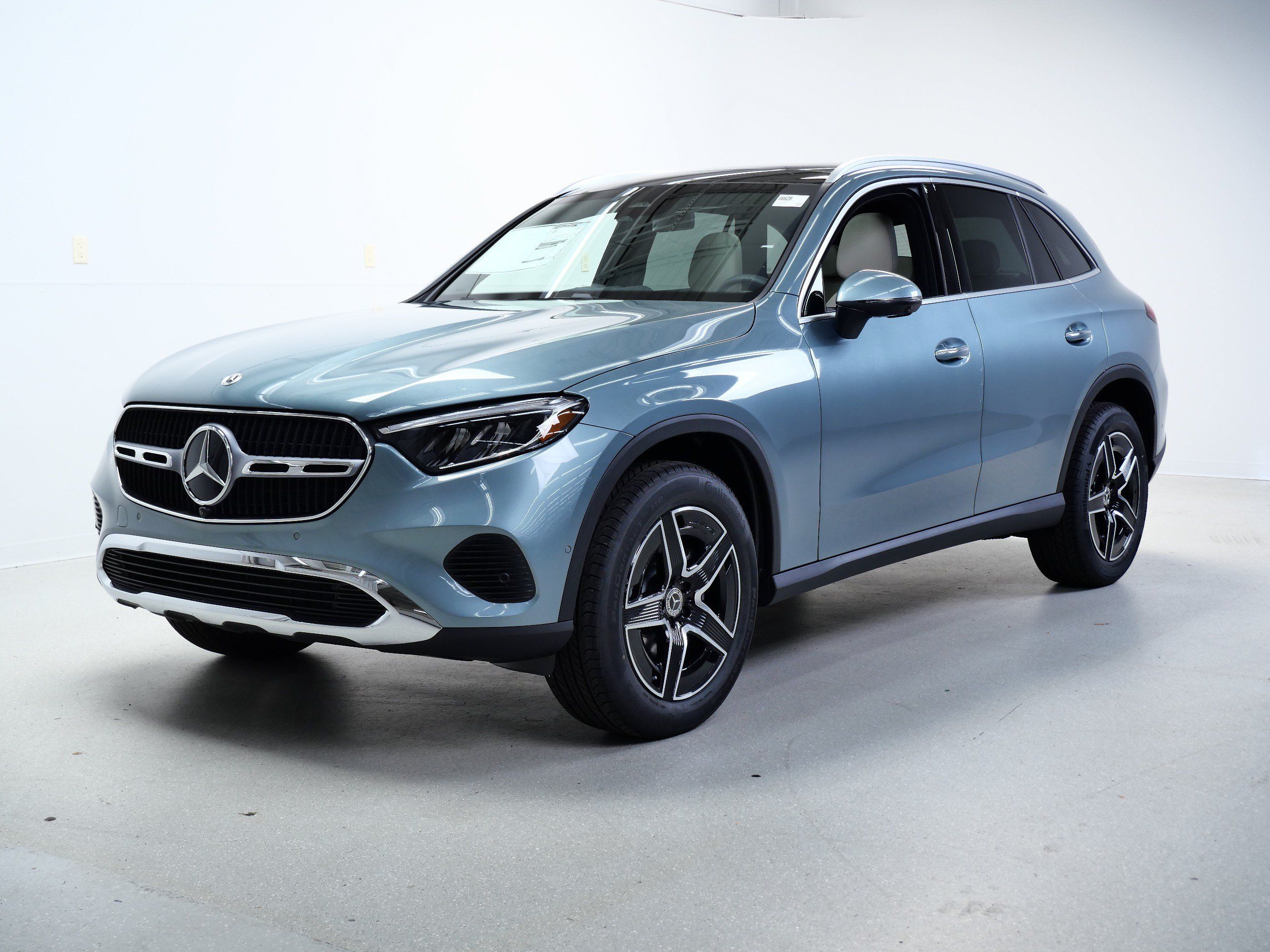 New 2027 Mercedes-Benz GLC 300 4MATIC image 4