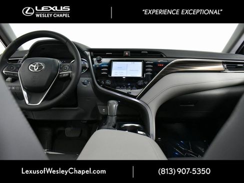 Used 2018 Toyota Camry XLE image 23