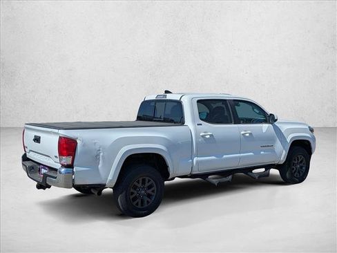 Used 2021 Toyota Tacoma SR5 AWD/4WD image 5