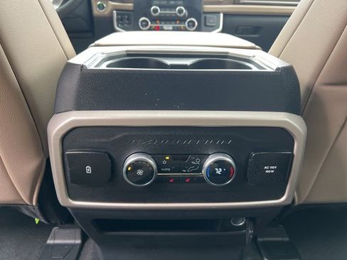Used 2023 Ford Expedition Limited image 19