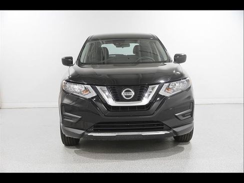 Used 2019 Nissan Rogue S AWD/4WD image 2