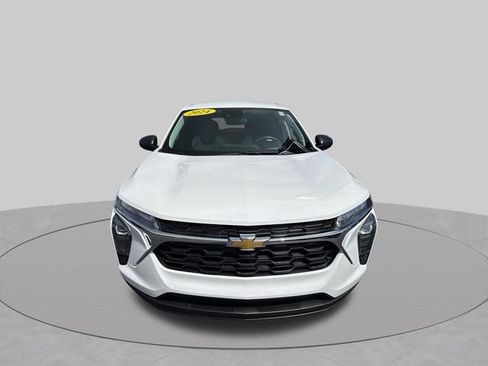 Used 2024 Chevrolet Trax LS w/ Driver Confidence Package FWD image 8