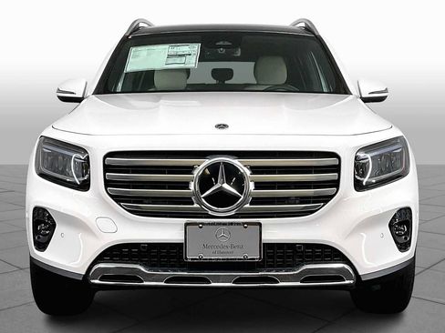 New 2025 Mercedes-Benz GLB 250 4MATIC image 3
