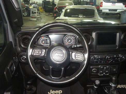Used 2019 Jeep Wrangler Unlimited Sport AWD/4WD image 33