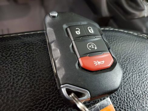 Used 2019 Jeep Wrangler Unlimited Sahara w/ Quick Order Package 24M Moab image 31