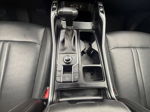Used 2024 Kia Sorento S FWD image 11