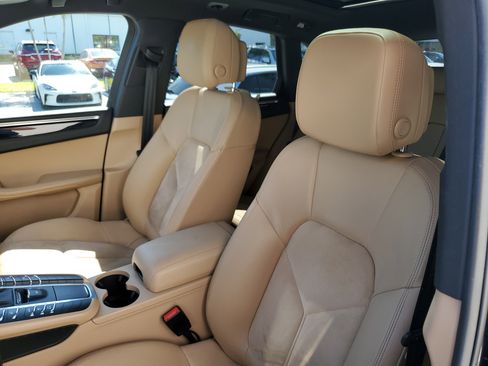 Used 2019 Porsche Macan S image 19