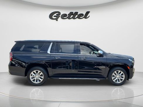 Used 2023 Chevrolet Suburban Premier image 3