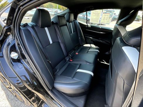 Used 2025 Toyota Camry SE FWD image 28