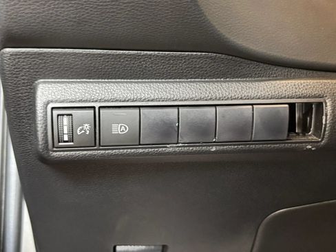 Used 2021 Toyota Corolla SE w/ Special Edition FWD image 60