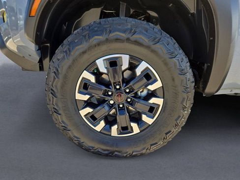Used 2022 Nissan Frontier PRO-4X AWD/4WD image 14