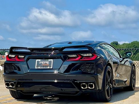 Used 2022 Chevrolet Corvette Stingray Preferred Cpe w/ Z51 Performance Package RWD image 6