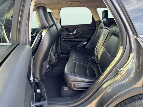 Used 2023 Lincoln Corsair FWD image 21