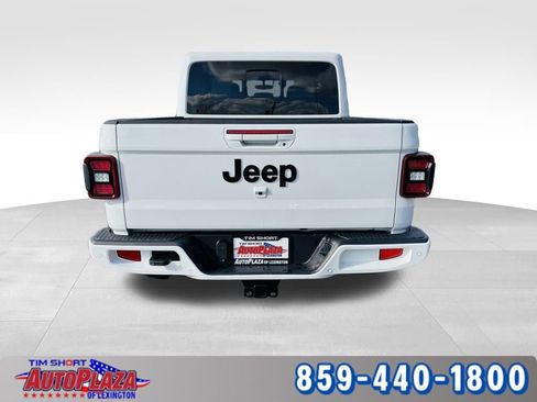 Used 2022 Jeep Gladiator Overland image 11