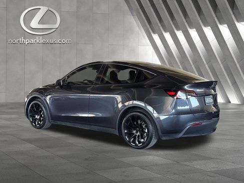Used 2025 Tesla Model Y Long Range image 2
