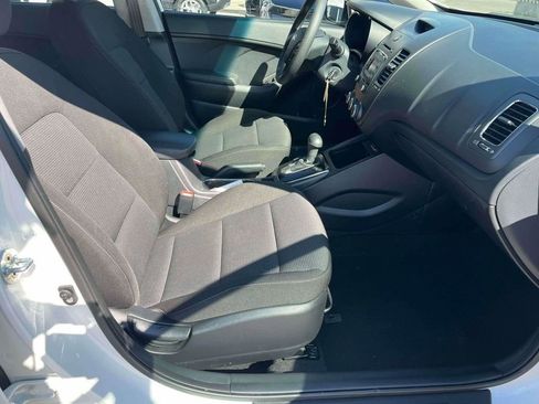 Used 2017 Kia Forte LX image 11