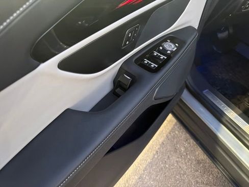 Used 2024 Lincoln Nautilus Reserve image 16