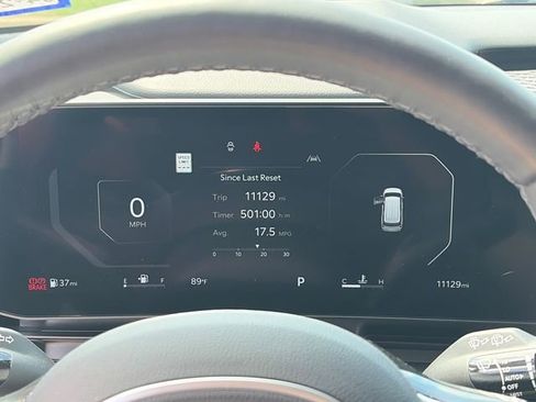 Used 2025 Kia Carnival SX Prestige image 24