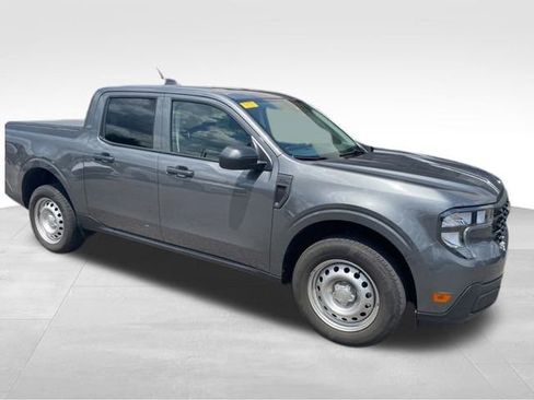 Used 2025 Ford Maverick XL w/ Equipment Group 102A AWD/4WD image 9