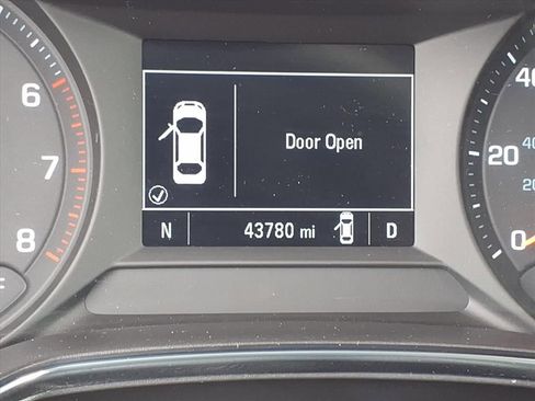 Used 2022 Chevrolet TrailBlazer LT w/ Convenience Package image 37